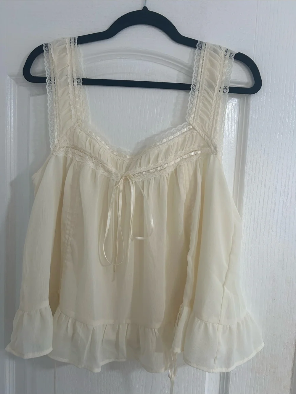 Princess Polly light cream